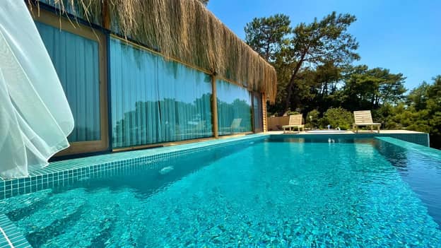 Sandal Suite